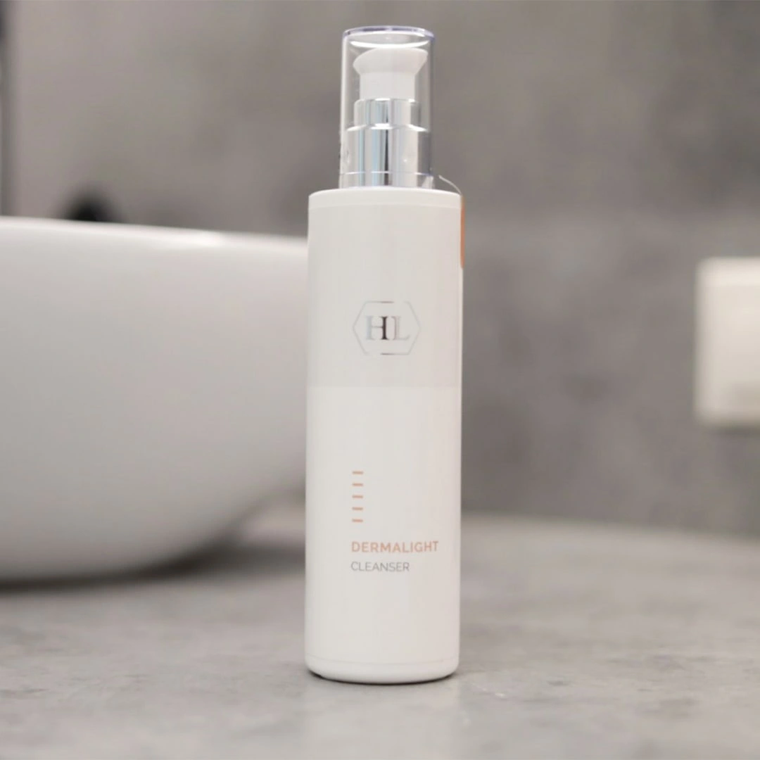 Holy Land Dermalight Cleanser Очищувальний засіб для обличчя
