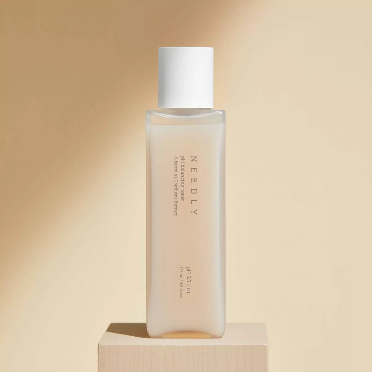 pH balancing toner Needly