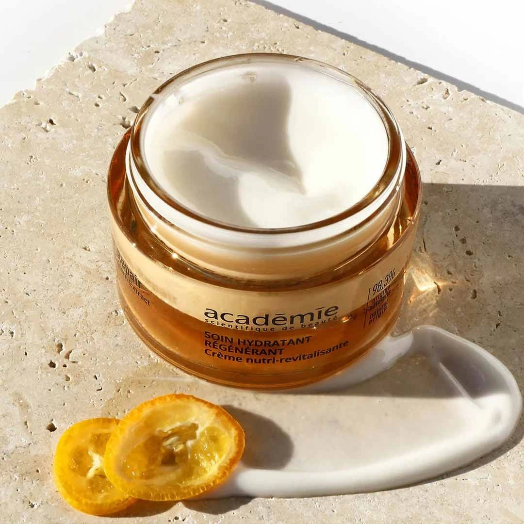 Moisturizing And Regenerating Care