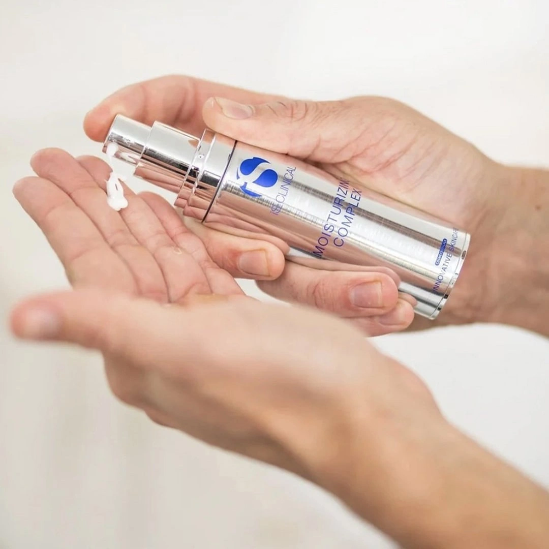 iS Clinical Moisturizing Complex