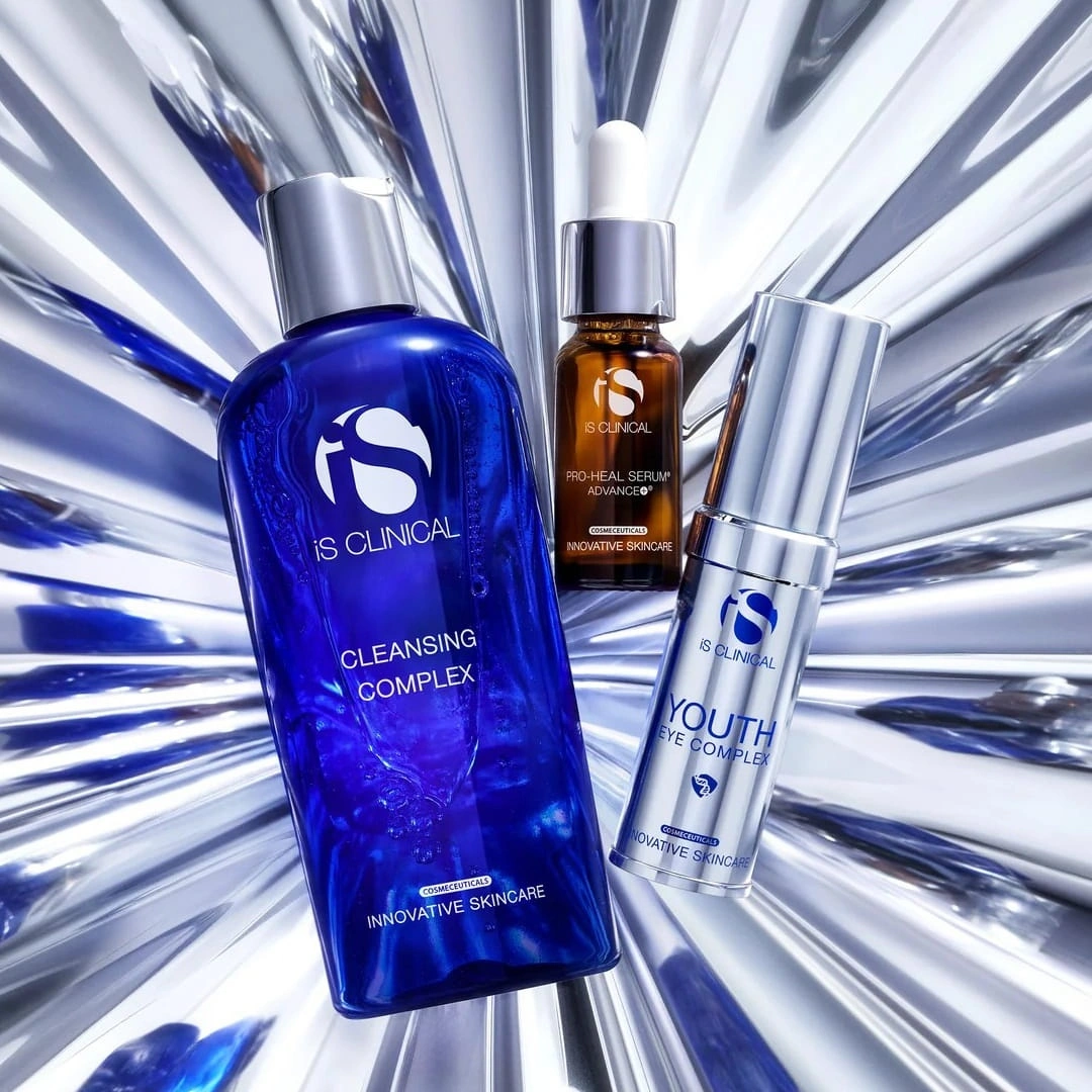 iS CLINICAL SMOOTHING ESSENTIALS